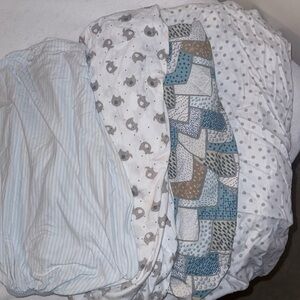 4 Fitted Crib sheets assorted patterns